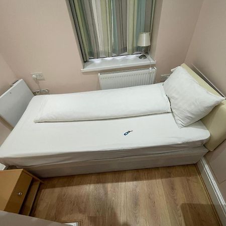Accommodation Plus Londres Extérieur photo