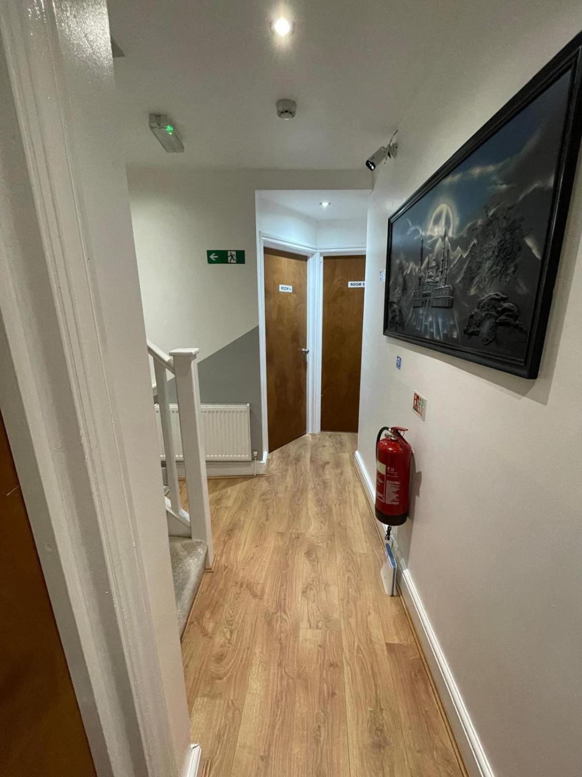 Accommodation Plus Londres Extérieur photo